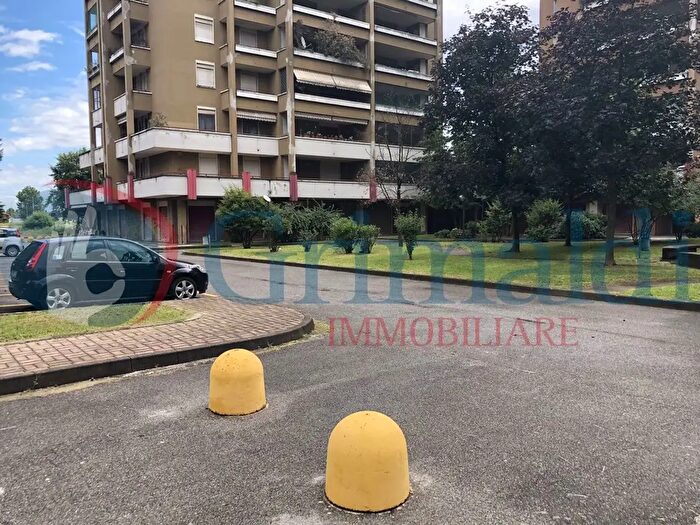 Appartamento quadrilocale in vendita in Via delle Rose, Pieve Emanuele