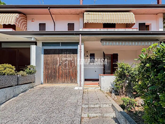 Casa quadrilocale in vendita in Via Val di Sole, Cervia
