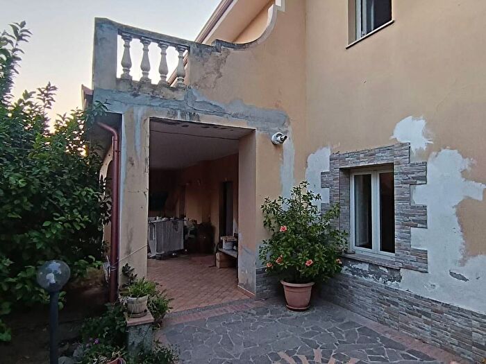 Casa trilocale in affitto in Viale dei Conti Falluc, Santa Maria, Catanzaro