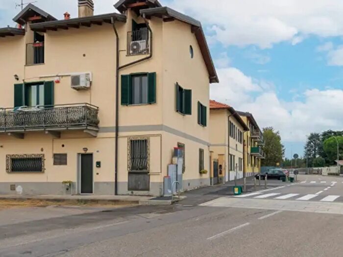 Appartamento con 5 locali in vendita in Via Giorgio Stephenson, Milano