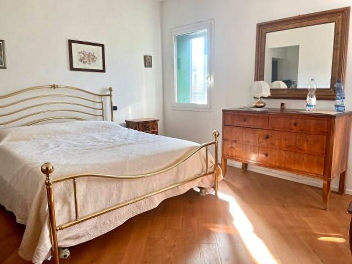 Casa con 6 locali in vendita in Piazza San Marco, Lonigo