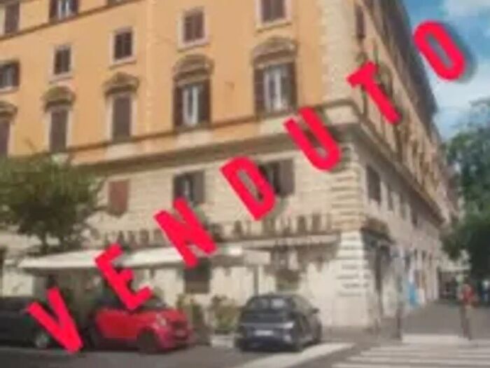 Appartamento con 5 locali in vendita in Via Sebastiano Veniero, Roma