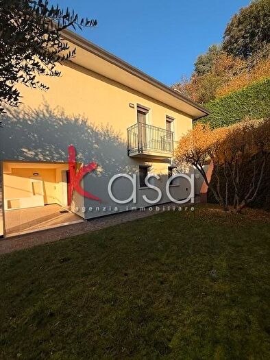 Casa con 11 locali in vendita in Via Istria, Arzignano