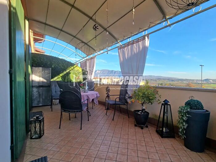 Appartamento trilocale in vendita in Via Luigi Negrelli, Caprino Veronese