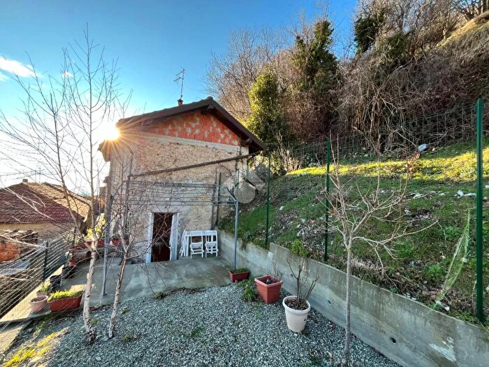 Casa bilocale in vendita in Località Porcile, Valbrevenna