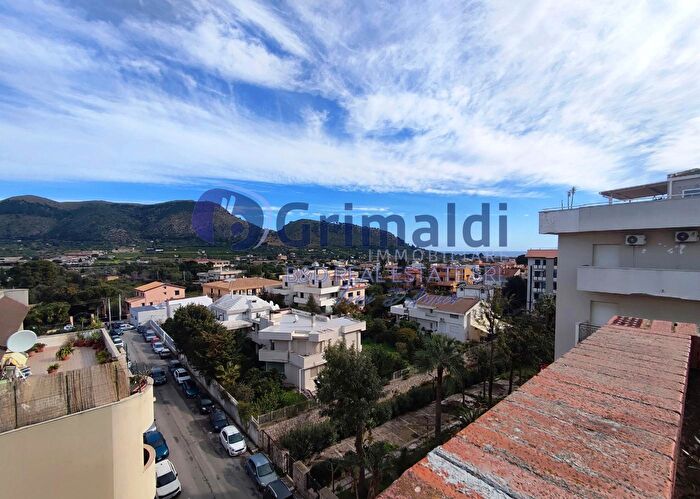 Appartamento con 5 locali in vendita in Via Marco Tullio Cicerone, Bagheria