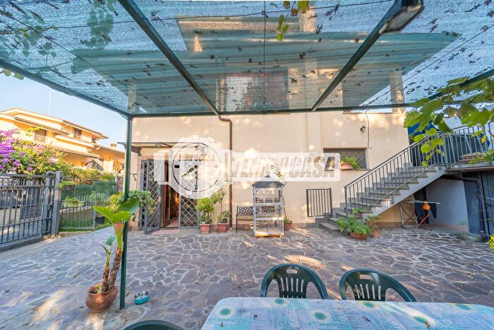 Casa con 5 locali in vendita in Fiumicino