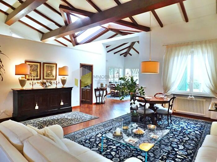 Casa con 8 locali in vendita in delle Cascine, Pisa