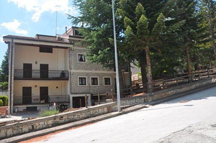 Appartamento con 5 locali in vendita in Via Liborio De Padova, Pescocostanzo