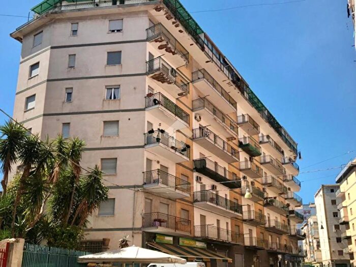 Appartamento quadrilocale in affitto in Via Generale Pietro Maravigna, Montegrappa, Palermo