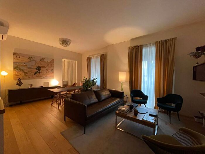 Appartamento trilocale in affitto in Corso Giuseppe Garibaldi, Moscova, Milano