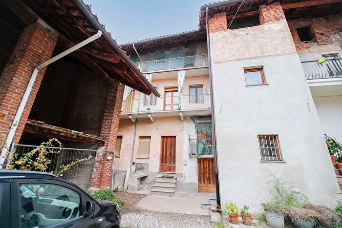 Appartamento con 5 locali in vendita in Via Re Arduino, San Benigno Canavese