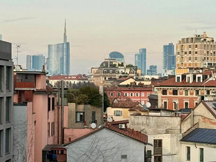 Appartamento bilocale in affitto in Via Meravigli, Duomo, Milano