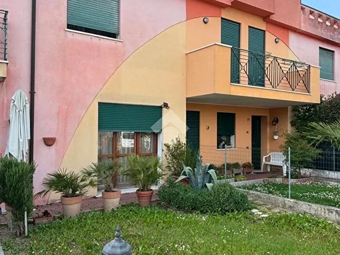 Casa quadrilocale in vendita in Vescovana