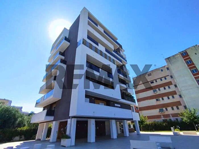 Appartamento trilocale in vendita in Bari