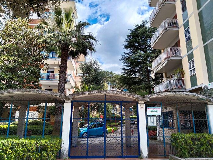 Appartamento con 5 locali in affitto in Via Alessandro Manzoni, San Giorgio a Cremano