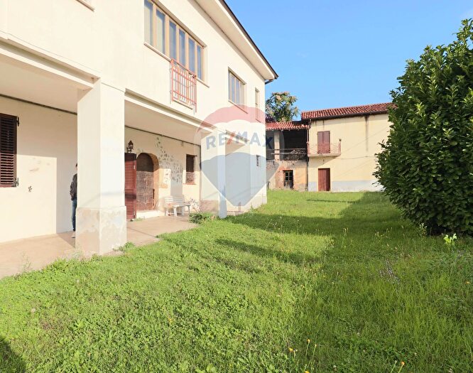 Casa con 12 locali in vendita in Via Santa Croce, Calusco DAdda