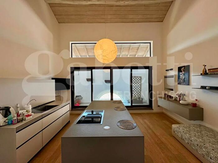 Appartamento con 5 locali in vendita in Via Colletta, Cremona