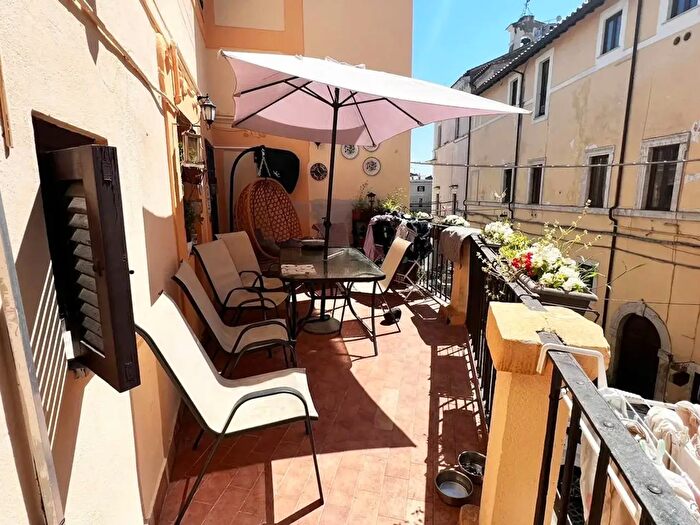 Appartamento con 5 locali in vendita in Largo Cavour, Civita Castellana