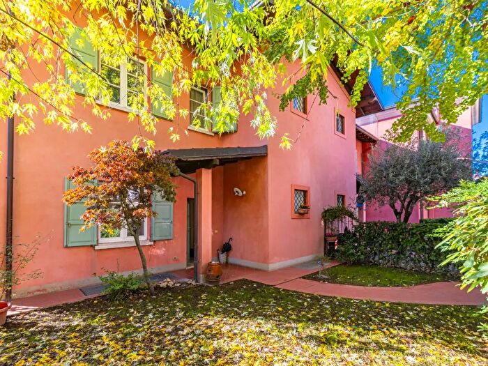 Casa quadrilocale in vendita in Via Boves, Brescia