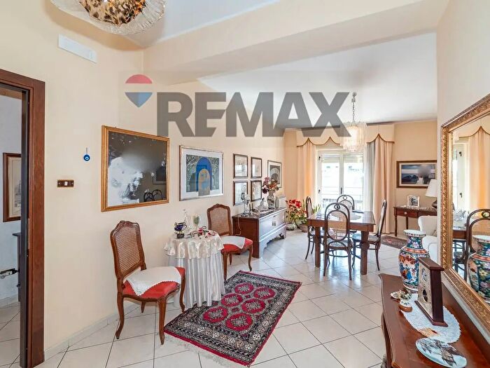 Appartamento quadrilocale in vendita in Via Gambetta, Catania