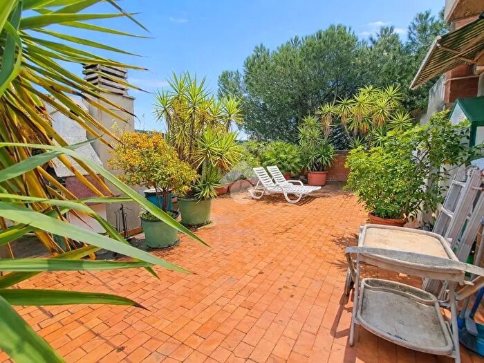 Appartamento trilocale in vendita in Via Pollenza, Roma