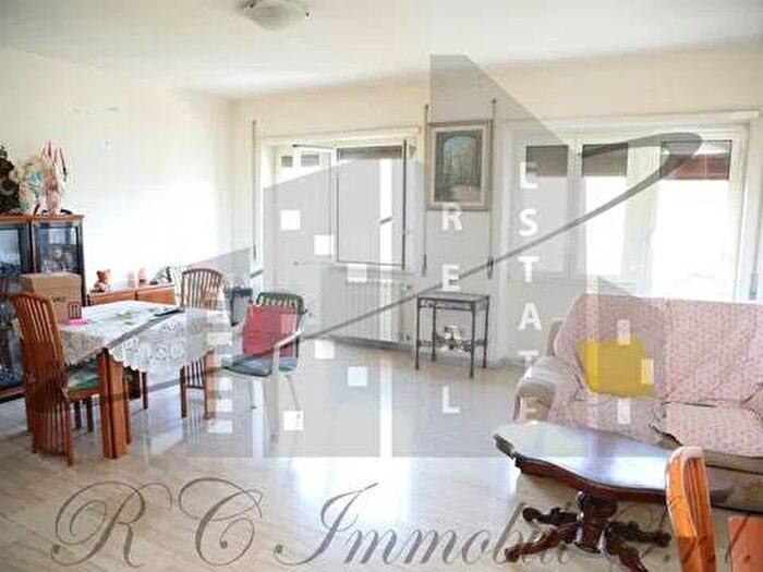 Appartamento con 5 locali in affitto in Via Colle Di Mezzo, Cecchignola Giuliano Dalmata, Roma