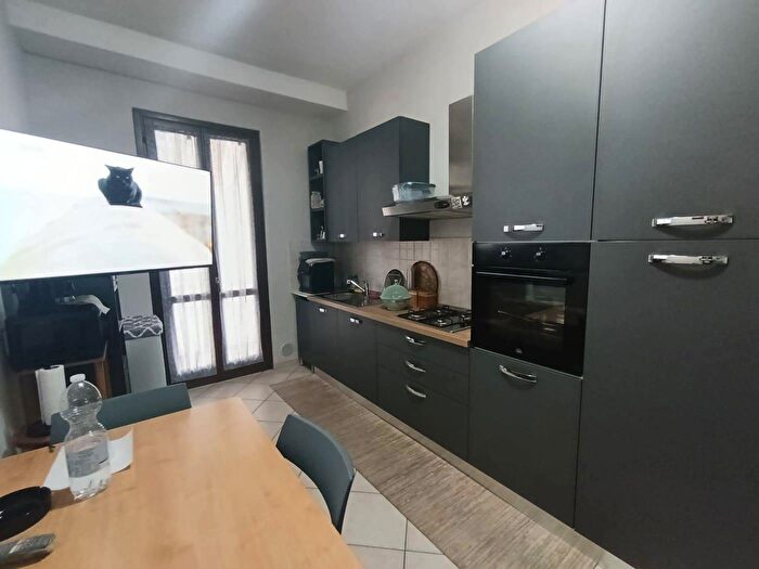 Appartamento trilocale in vendita in Via Toma, Parona