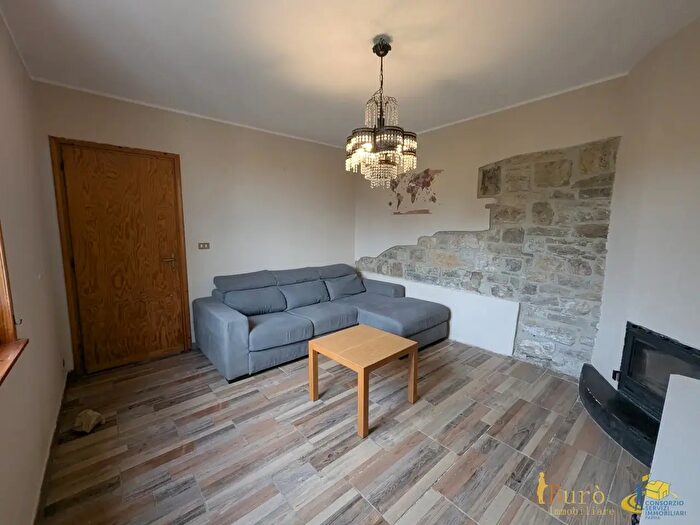 Casa quadrilocale in vendita in Strada Canesio, Pellegrino Parmense