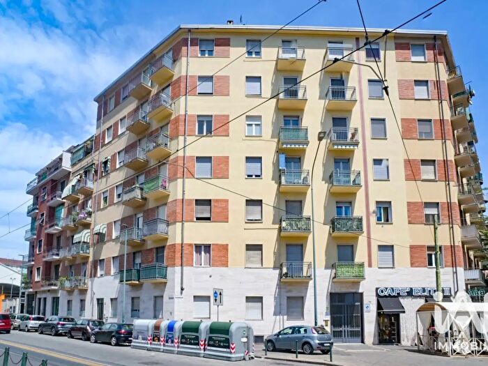 Appartamento trilocale in vendita in Via Bibiana, Torino