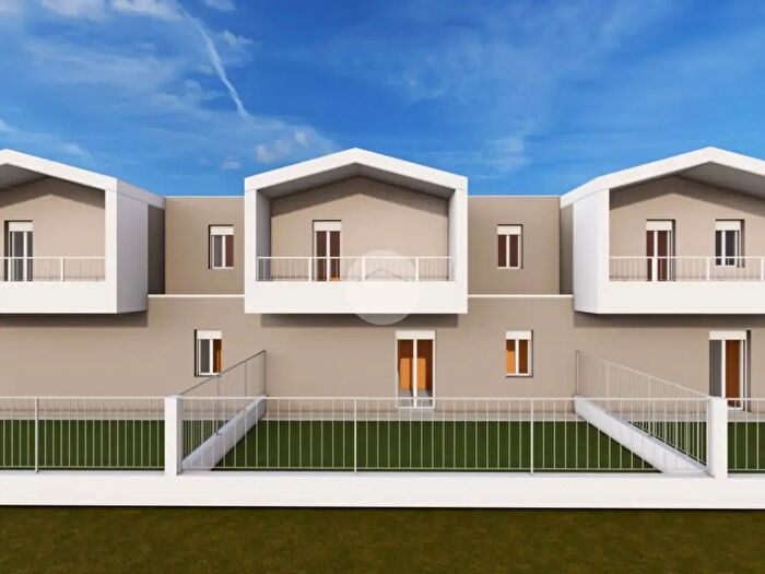 Casa quadrilocale in vendita in Via Sp, Lonato