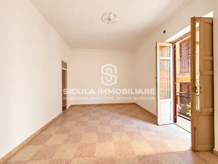Appartamento bilocale in vendita in Vicolo Monacelli, Palermo