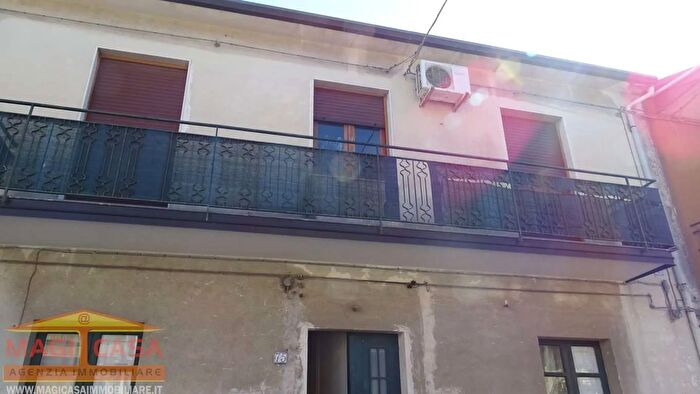 Casa quadrilocale in vendita in Via Roma, Camporotondo Etneo