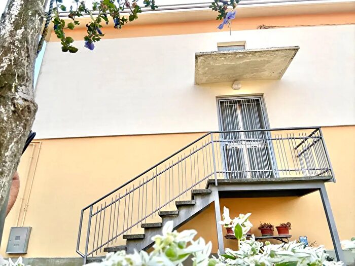 Casa con 5 locali in vendita in Mirandola