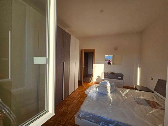 Appartamento quadrilocale in affitto in Via Locati, Infrangibile, Piacenza