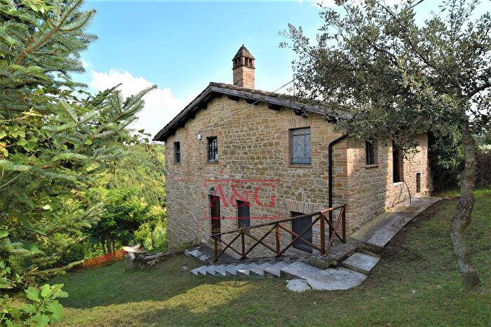 Appartamento quadrilocale in vendita in Località Villa Francucci, Amandola