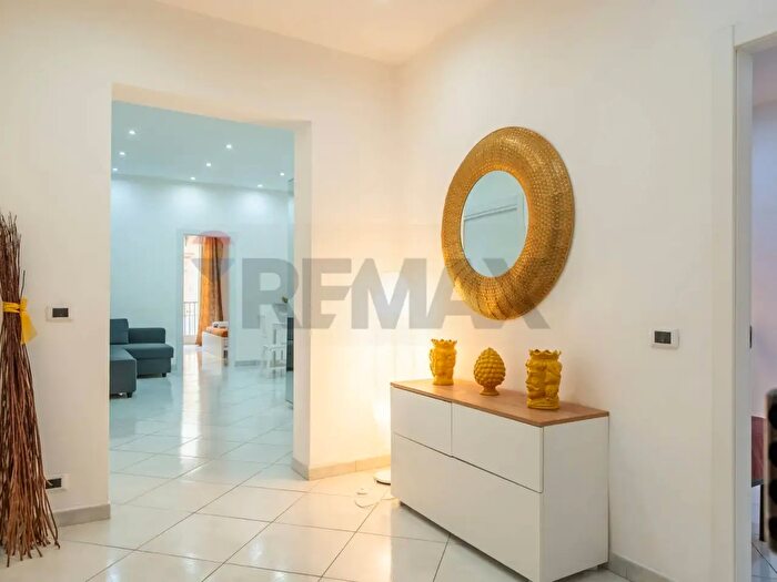 Appartamento con 6 locali in affitto in Vicolo dei Calzonai, Palermo