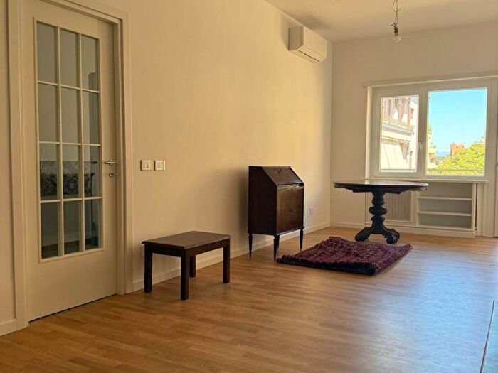 Appartamento trilocale in affitto in Via Gian Giacomo Porro, Parioli, Roma