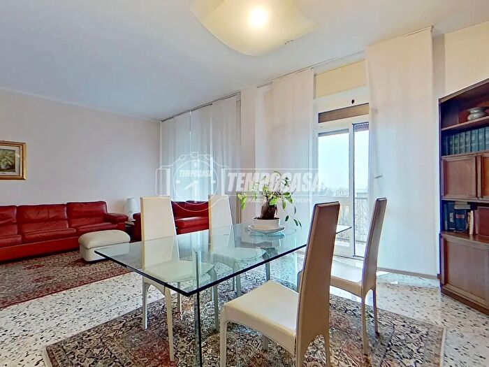 Appartamento trilocale in vendita in Via Mentana, Lissone