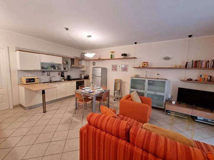 Appartamento trilocale in affitto in Via Aurelia, Centro, Loano