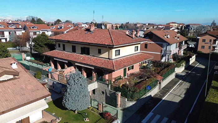 Casa con 8 locali in vendita in Via Isonzo, Rivalta Di Torino