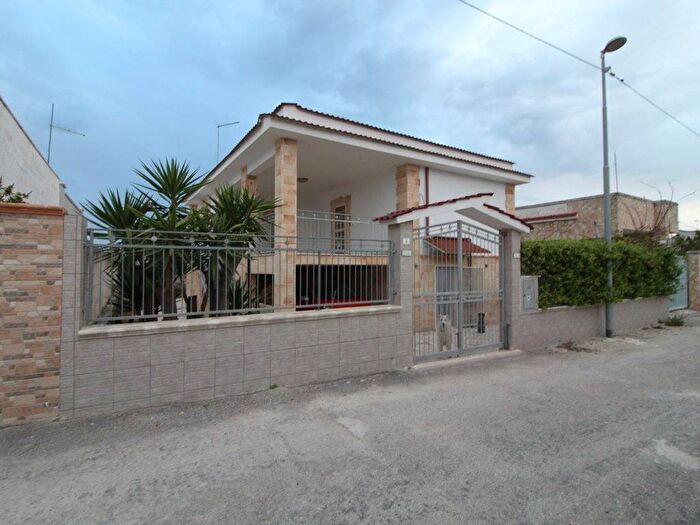 Appartamento quadrilocale in affitto in Strada, Marina Di Lizzano, Lizzano