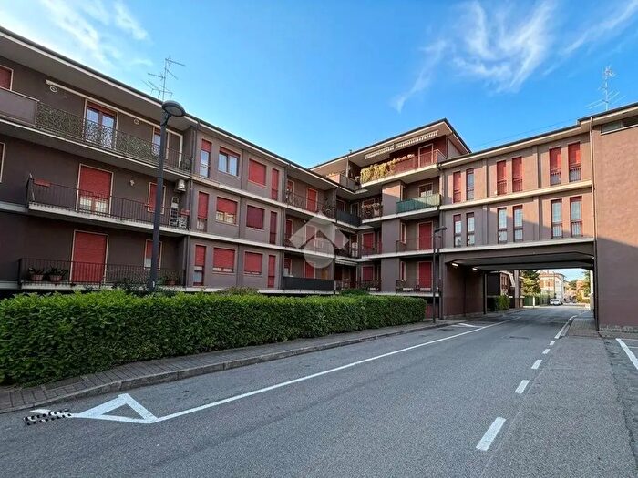 Appartamento trilocale in vendita in Via XI Febbraio, Trezzo SullAdda