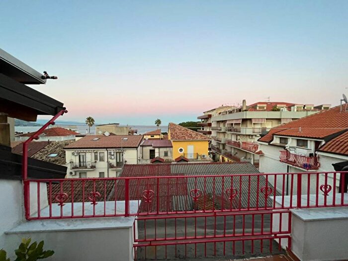 Casa quadrilocale in affitto in Corso Umberto I, Soverato Marina, Soverato