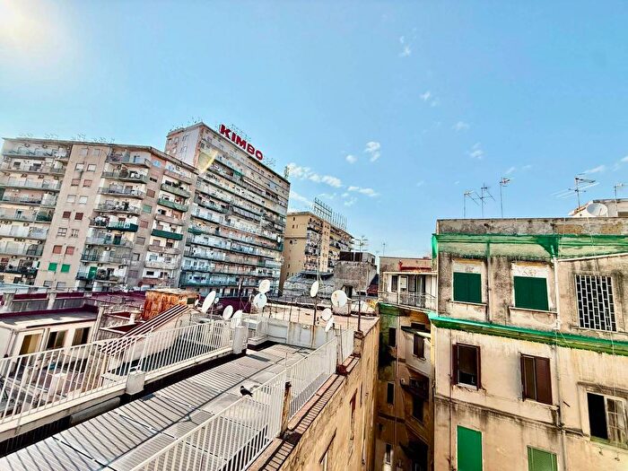 Appartamento monolocale in affitto in Via Giovanni Scherillo, Tribunali, Napoli
