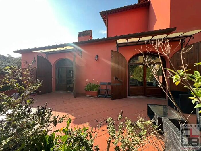 Casa con 5 locali in vendita in Montelupo Fiorentino