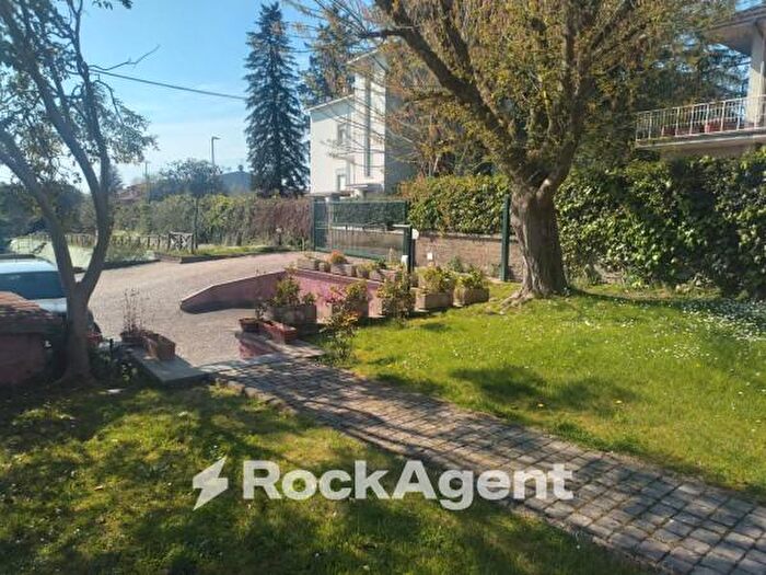 Casa con 5 locali in vendita in Via TenTito Mechilli, Caprarola