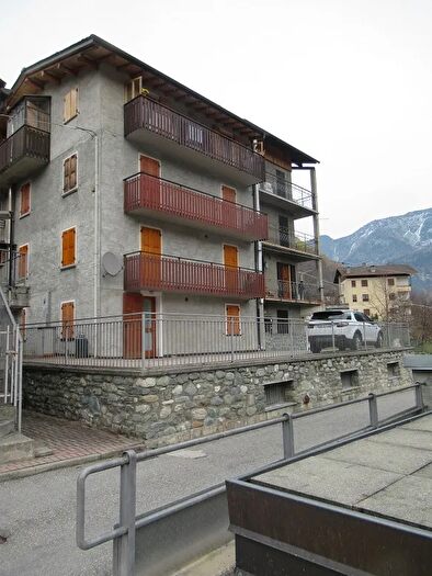 Appartamento con 5 locali in vendita in Lanzada