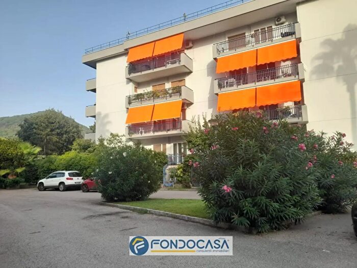 Appartamento trilocale in affitto in Via Generale Clark, Salerno