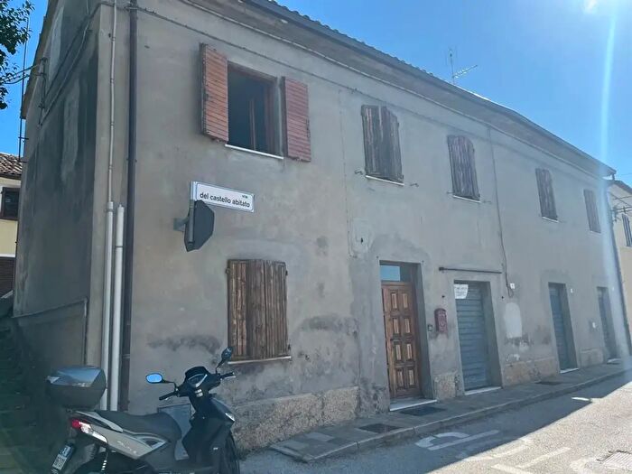 Casa con 5 locali in vendita in Pesaro